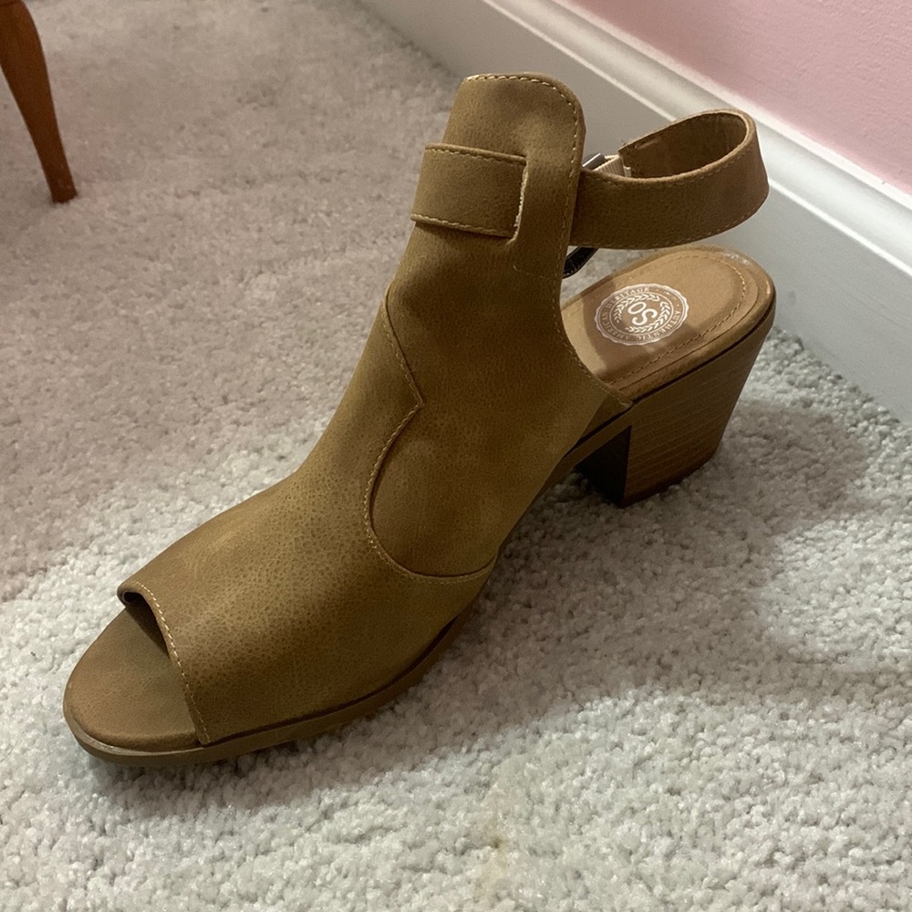 Tan peep toe heels